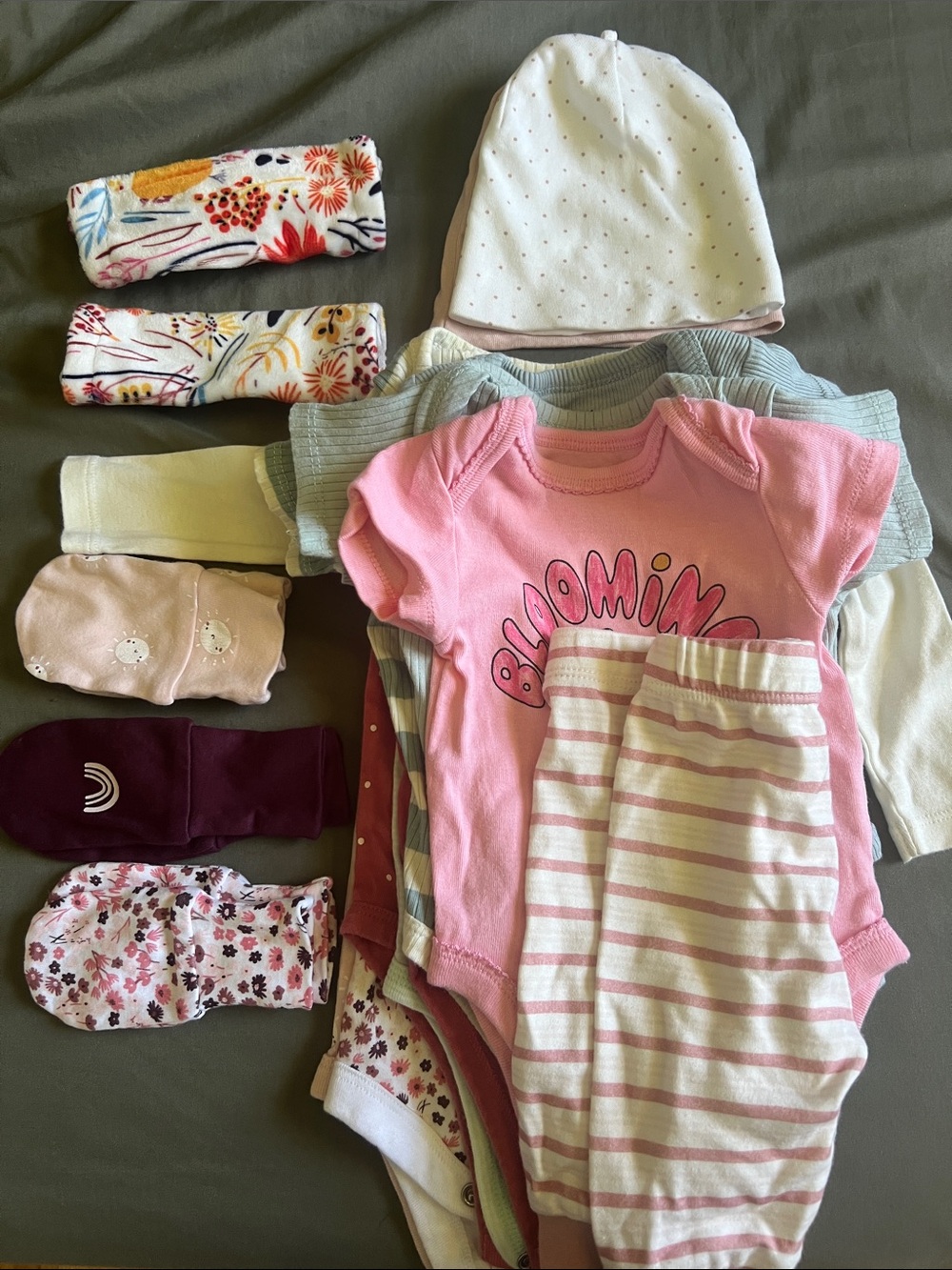 Newborn Bundle 0-3 months ( All items in photo)